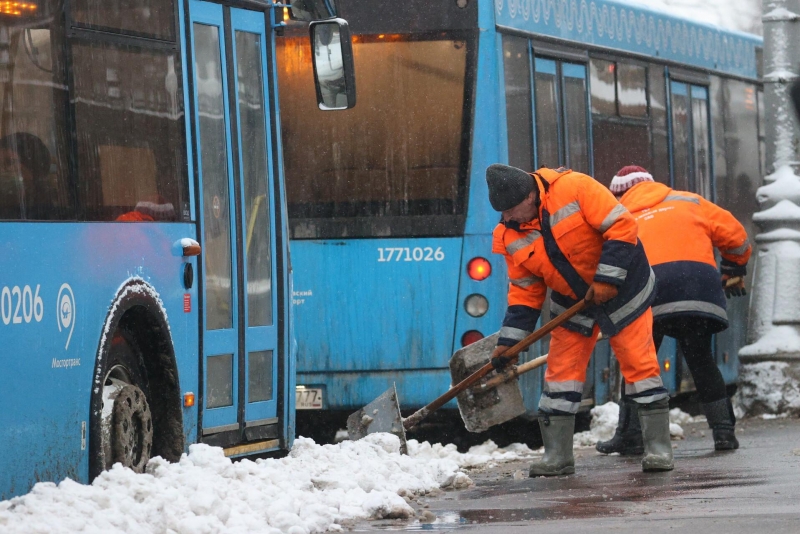 Скользкая дорожка: отношение к мигрантам может лишить Москву чистых улиц - NEWS.ru &mdash; 14.12.21